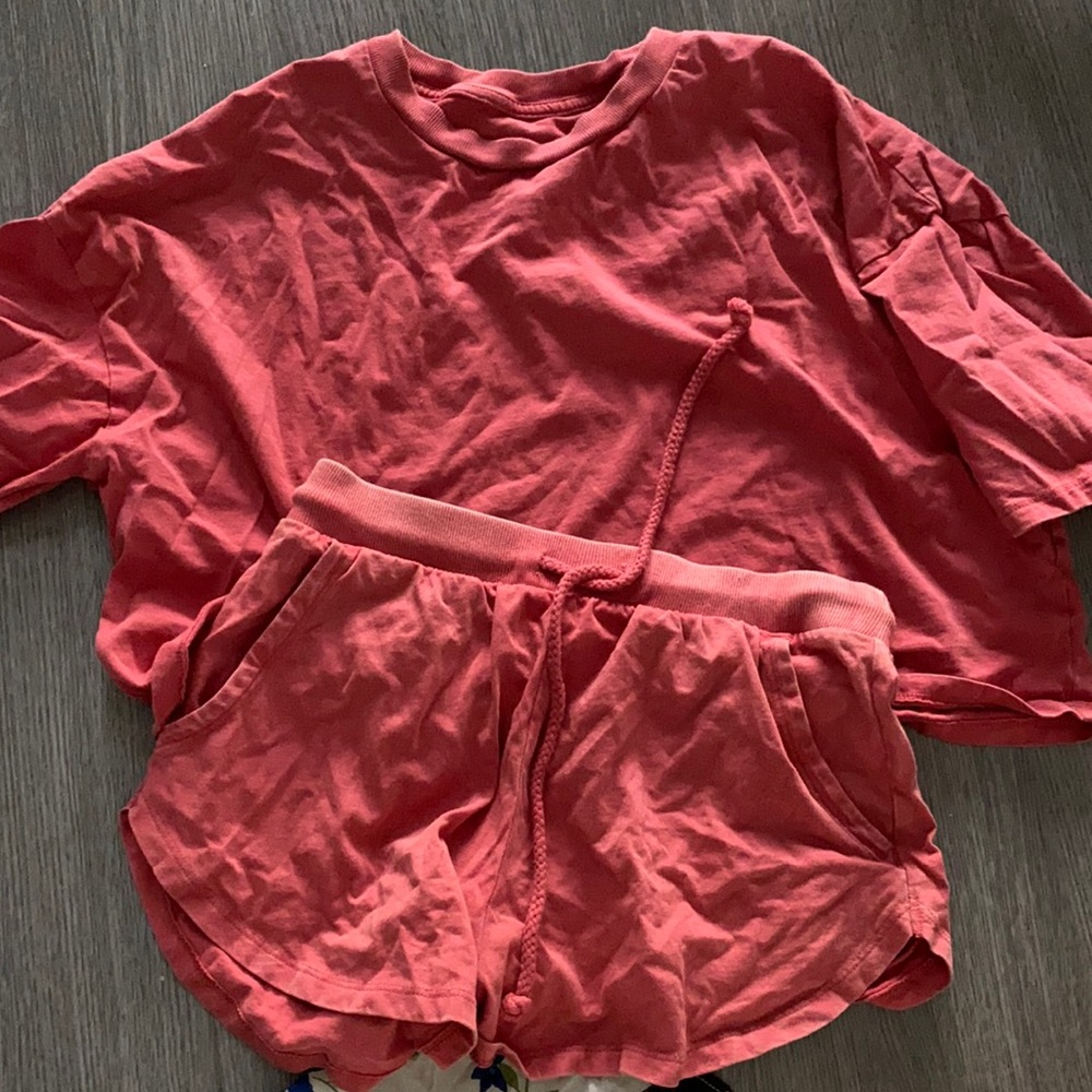 tshirt and shorts set